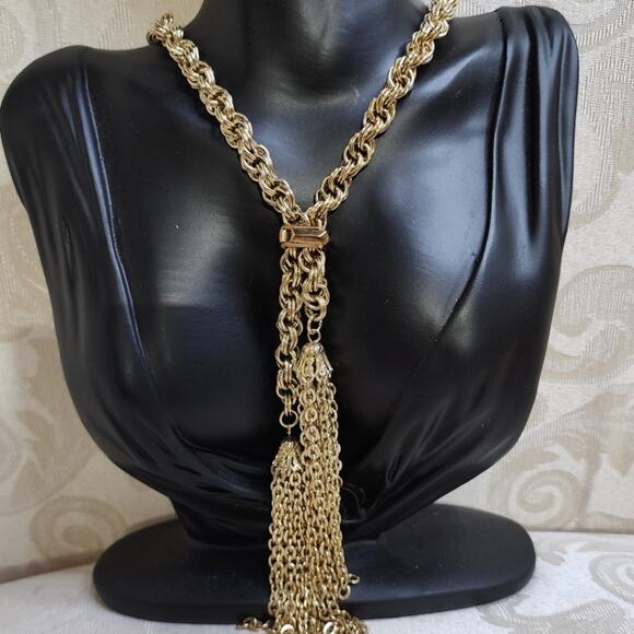 Vintage 80s Luxurious Gold Tassel Necklace with Intricate Chain - Picture 5 of 11